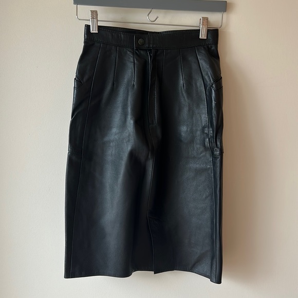 Vintage black leather midi pencil skirt - Picture 2 of 12